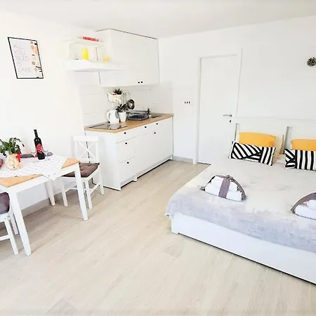 Waterfront Overlooking The Old