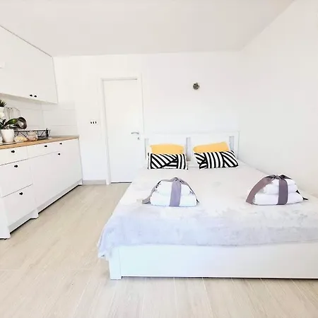 アパート Waterfront Overlooking The Old コルチュラ