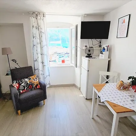 アパート Waterfront Overlooking The Old *