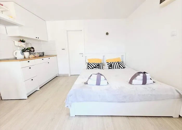 アパート Waterfront Overlooking The Old コルチュラ