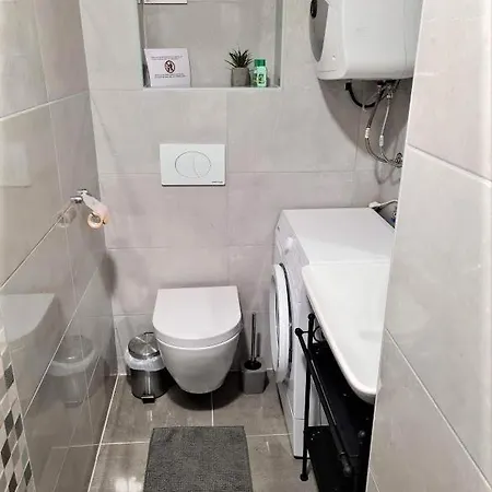 Apartment Waterfront Overlooking The Old *