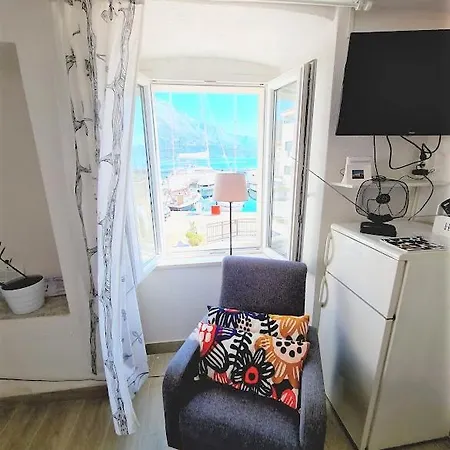 Waterfront Overlooking The Old